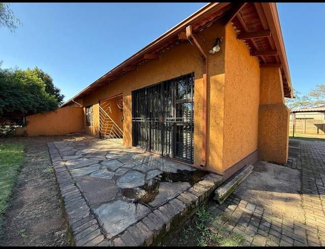 3 BEDROOM HOUSE FOR SALE IN VANDERBIJLPARK CW 3